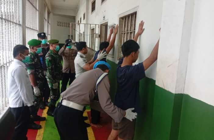 Lapas Banceuy Gelar Razia Rutin: Upaya Nyata Ciptakan Pemasyarakatan Aman yang Bebas Narkoba dan Handphone